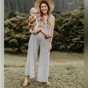 Beachwood Baby seersucker jumpsuit medium maternity friendly